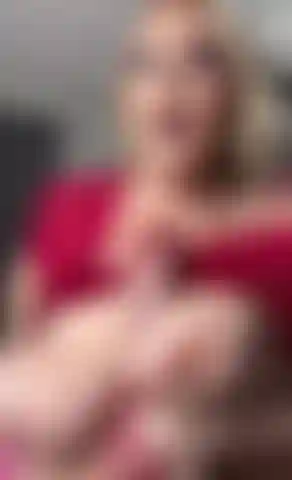 Une énorme bite et des seins baisés.