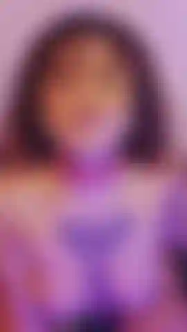 Tu veux une paille avec mes pieds à talons ?