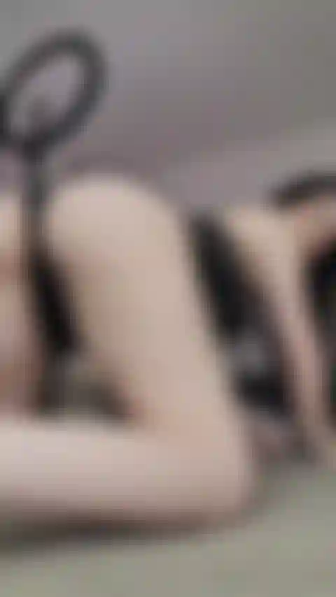 Je twerk en lingerie.