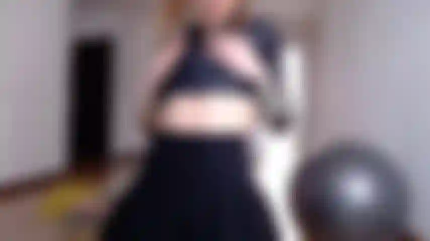 Striptease - je te supplie de me baiser.