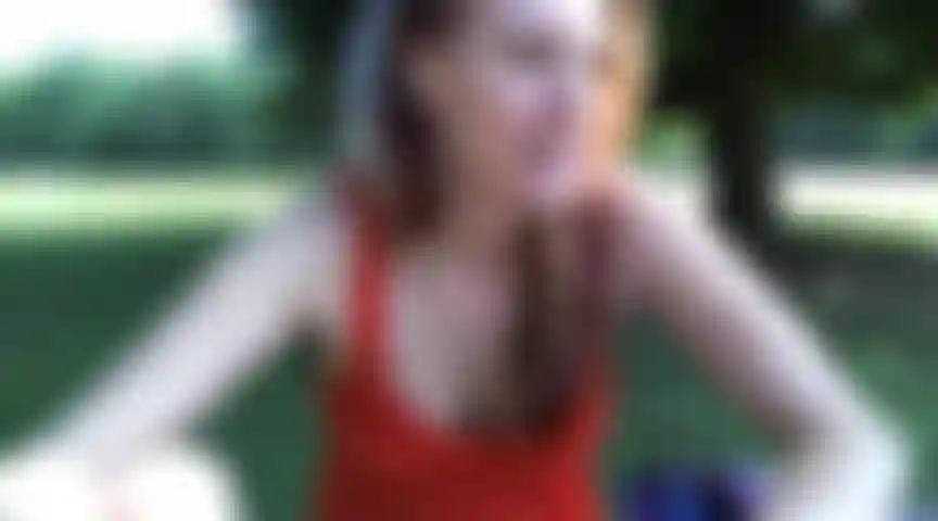 Spectacle d'or éjacule dans un parc public # 1.