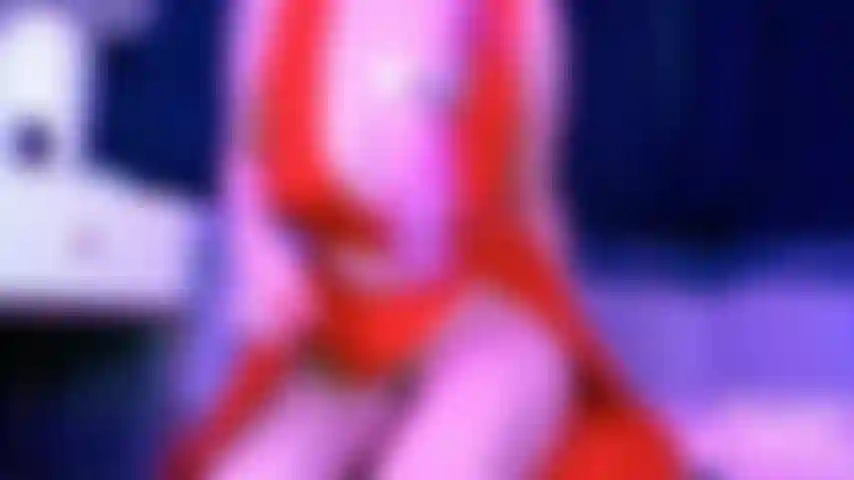 Cocu chasteté creampie cei fantasy talk avec chatte écartée et taquine.