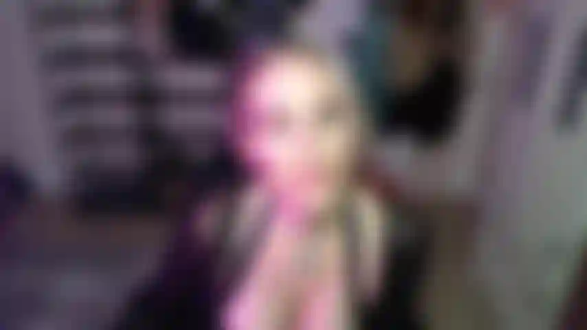 Adore les pieds pov et joi jusqu'à mes semelles.