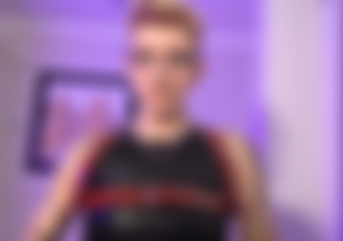 Une taquine asmr excitée (éjacule sur papa).