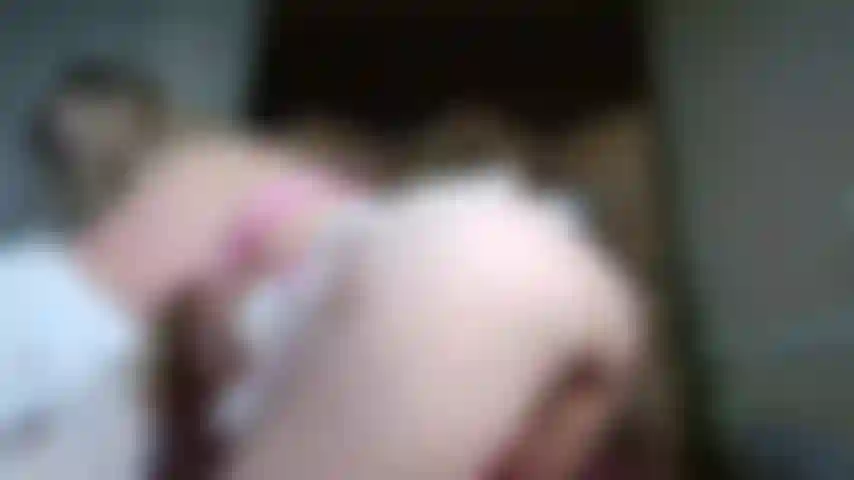 Un culte du cul et un fantasme de trio lesbien