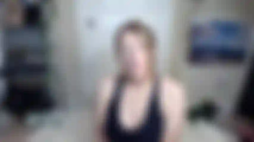 Le carton est comparé à une bite.