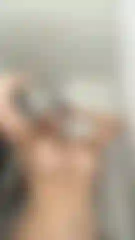 Un plaisir de douche savonneuse.