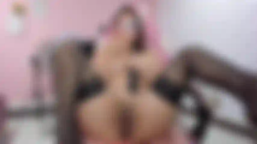 Je doigte ma chatte.