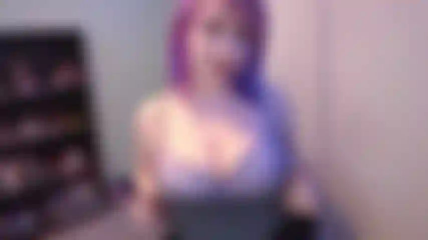 Jouis avec de la violette.