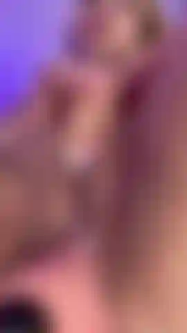 Je baise ma délicieuse chatte humide.