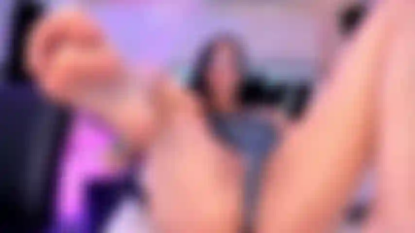 Ouvre mes jambes et mouille-toi.