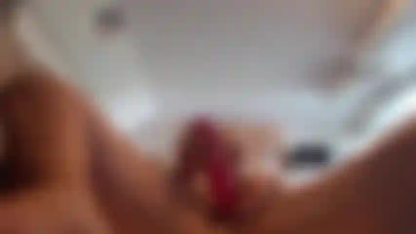 Mon nouveau jouet me fait mouiller.