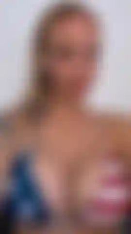 Modèle de bikini en flexion tiles.