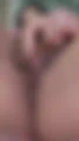 Gros plan sur une ventouse de clitoris gonflée.