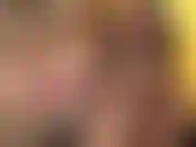 Mon adorateur ringard est autorisé à renifler et à toucher mes précieuses semelles ! C'est pas comme s'il était capable de faire autre chose que ça avec son petit arrogant de toute façon !