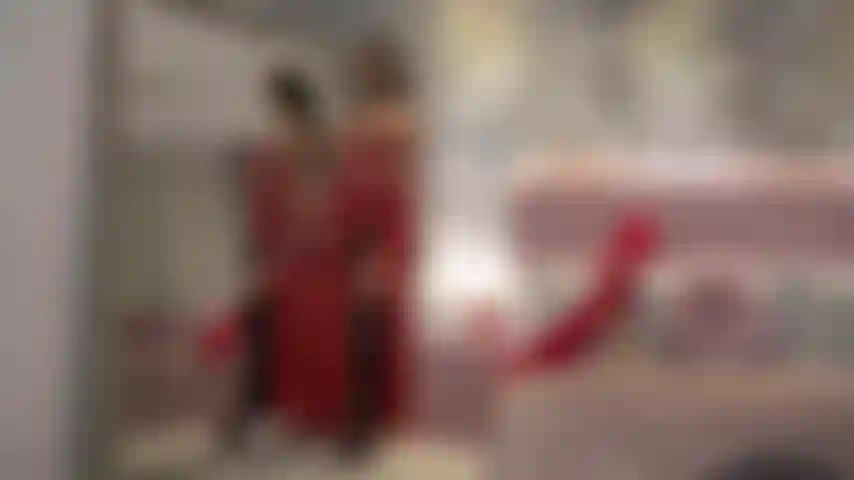 Célébrant la saint-valentin avec une note spéciale et coquine.