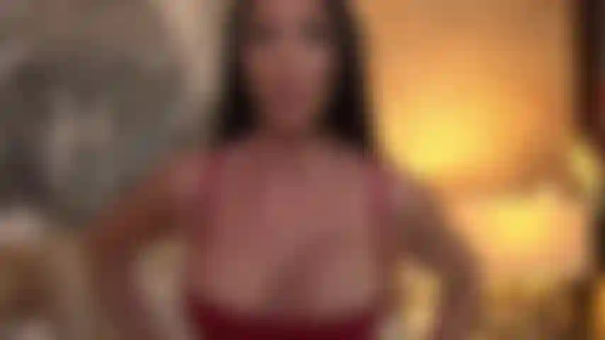 La déesse de la lingerie homewrecking vous séduira et vous ordonnera de renier votre femme, tout en la gâtant avec des cadeaux !