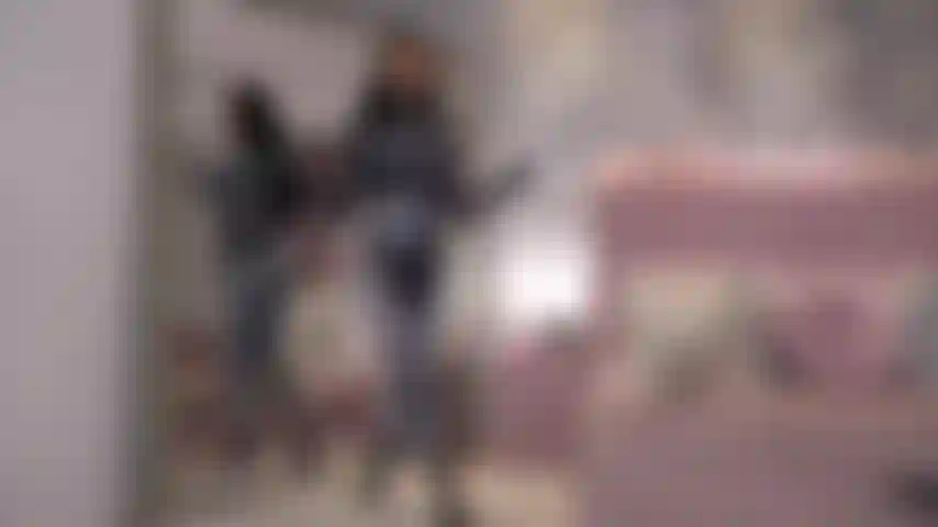 L'étudiante geek ne peut résister à spiderwoman.