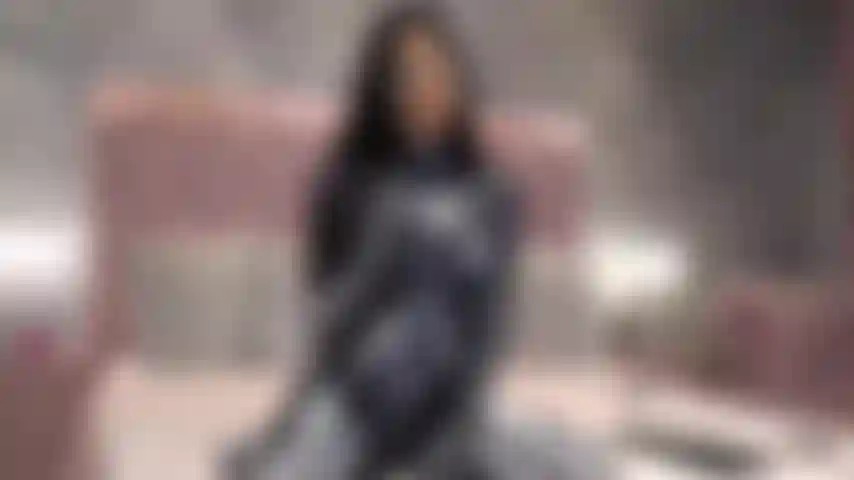 Déesse v contre docteur part2 ! Je vais prendre tout ce que tu as, ton symbiote va tout prendre et le ressentir en elle. Je vais te faire jouir en moi, tout en prenant toute ton énergie.