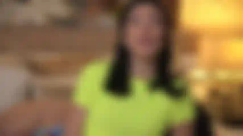 Même mon rouge à lèvres est plus gros que ton petit pénis, il ne mérite que des humiliations et des fous rires !