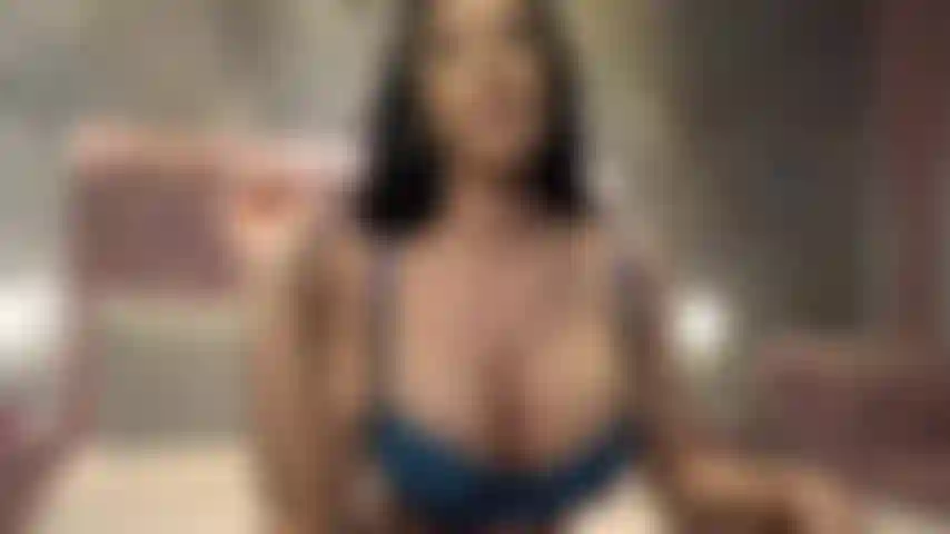 Mes talons hauts sexy vous ont hypnotisée et transformée en une accro aux talons hauts qui veut en avoir plein la bouche !