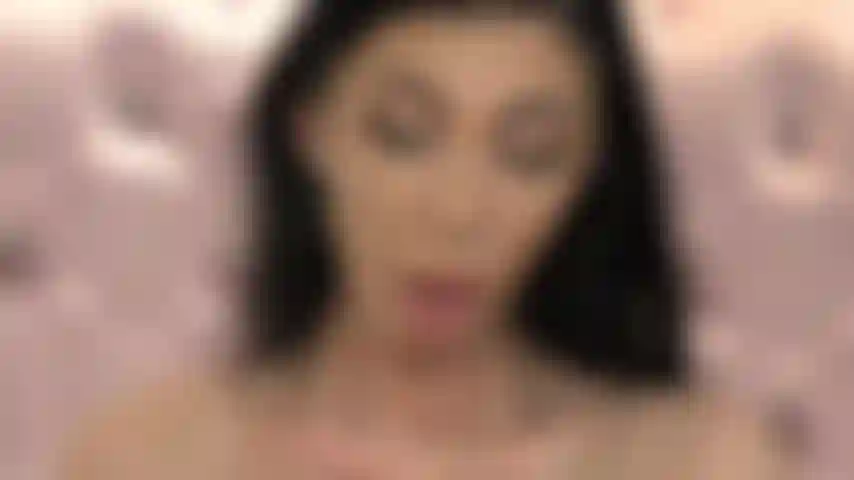 Je mange des hommes microscopiques.