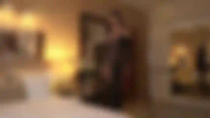 Ta déesse séduisante te donne sa chatte divine pour adorer et plaire ! Elle chevauchera ton visage jusqu'à ce qu'il devienne engourdi !