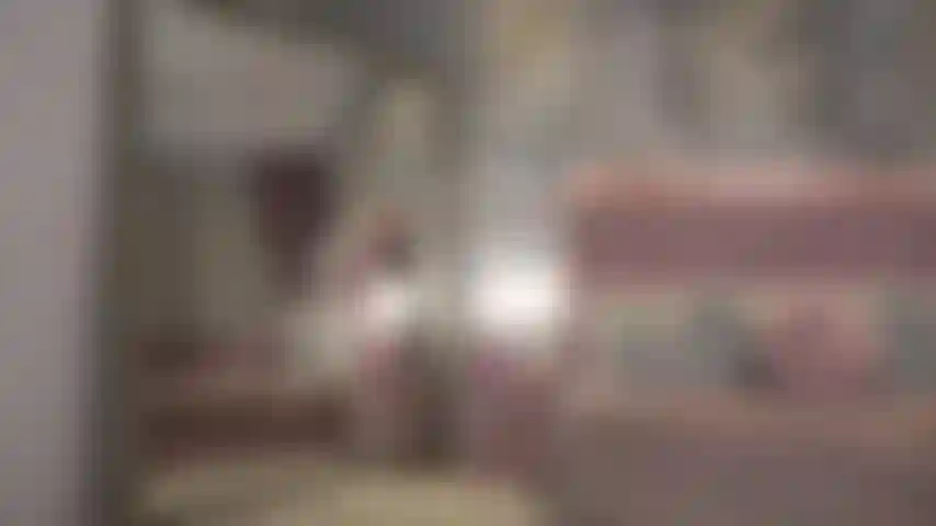 Je ne suis pas une patronne ordinaire ! Je suis le genre de boss qui s'habille de cuir et de latex juste pour vous tourmenter et jouer avec votre esprit !