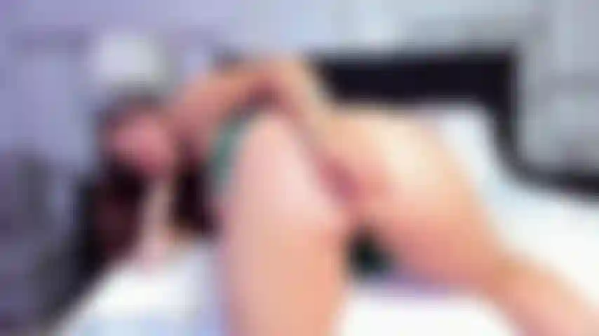 C'était très délicieux à faire, dis-moi maintenant, qu'est-ce que ma chatte rien que pour toi ?