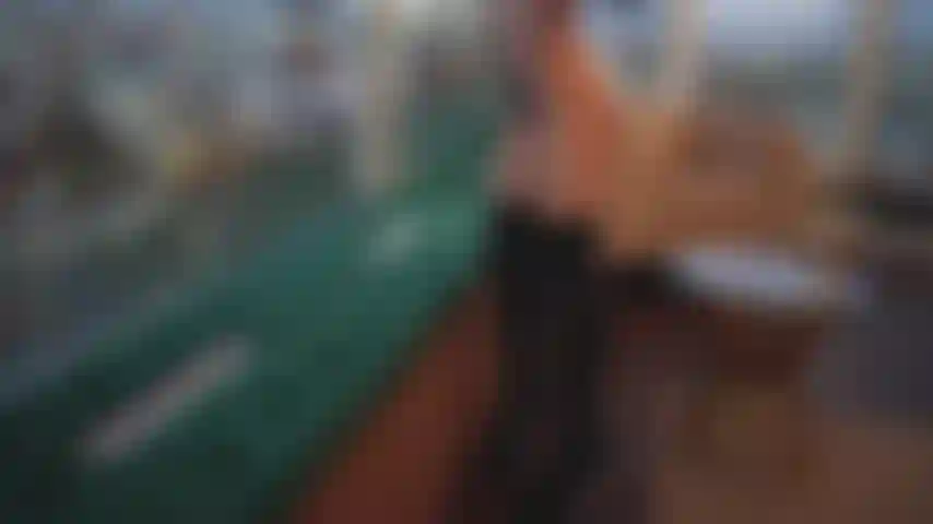 Touche-moi lentement.