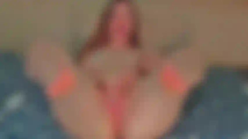 Pussy fingering and opening pussy (bare feet)