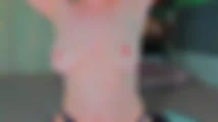 Mes seins rebondissent.