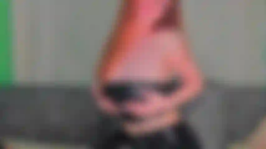 Adoratrice des tenues en latex (fétichiste).