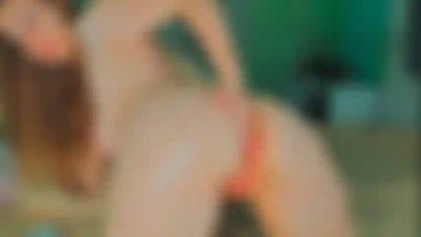 Double pénétration avec gros godes.