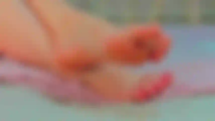 Footfetish (lubrification avec crème).