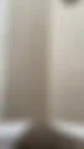 Espionne-moi pendant que je prends une douche.