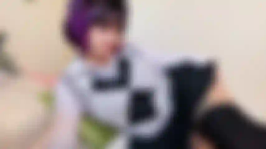 Une écolière f-machine.