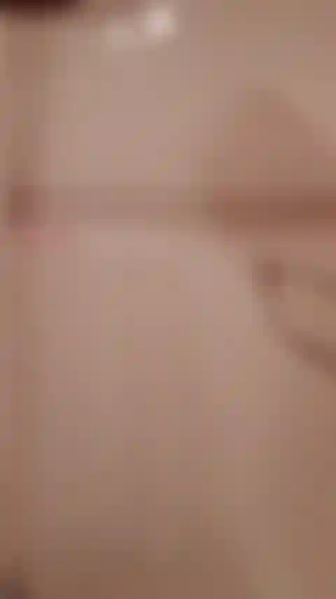 Je prends une douche avec randy et j'adore son énorme