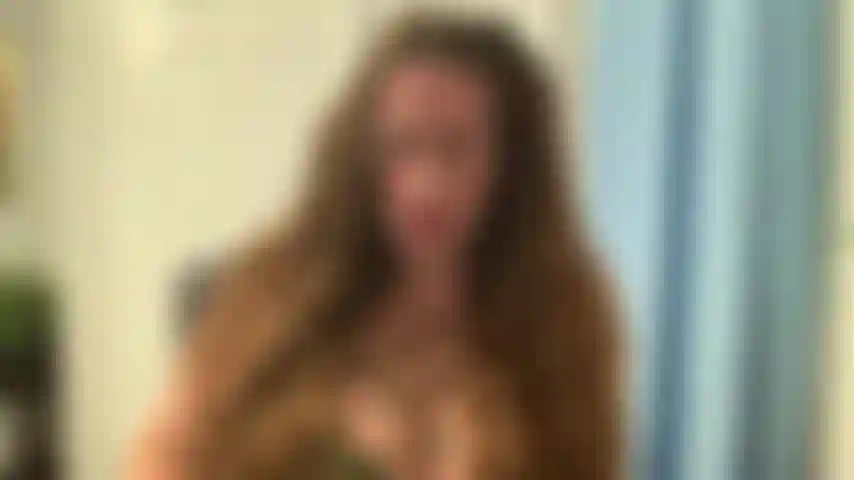 Vore. Je t'avale tout entière ! J'ai tellement faim ! ( Ventre de femme enceinte).