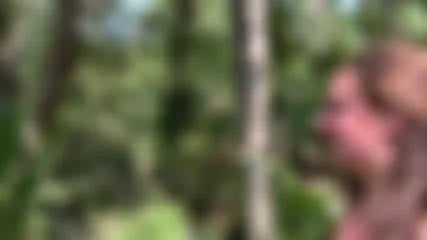 Des lactates de milf laiteux en randonnée.