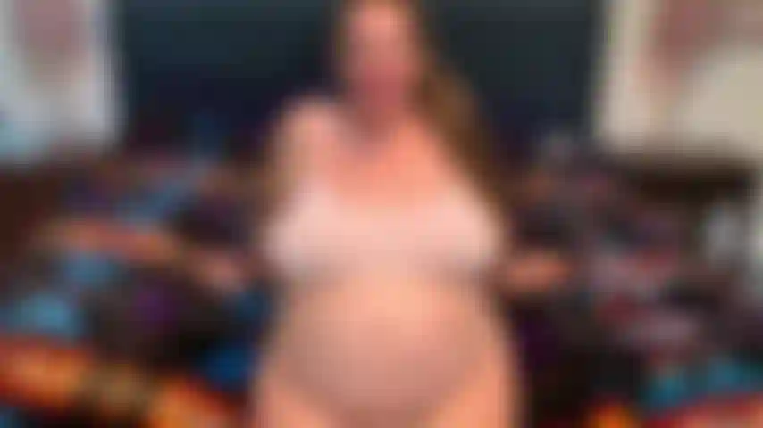 Ma grosse chatte enceinte.