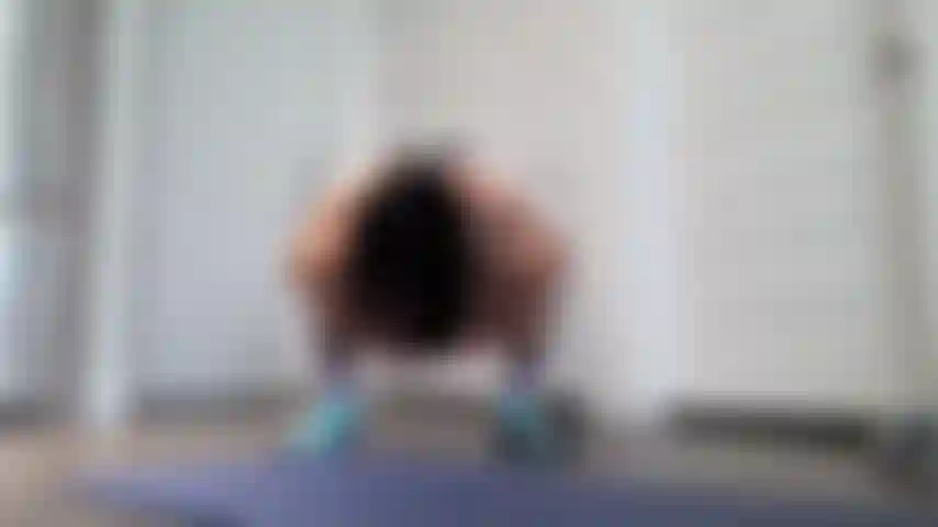 Dick est si gros que j'ai besoin de 2 mains.