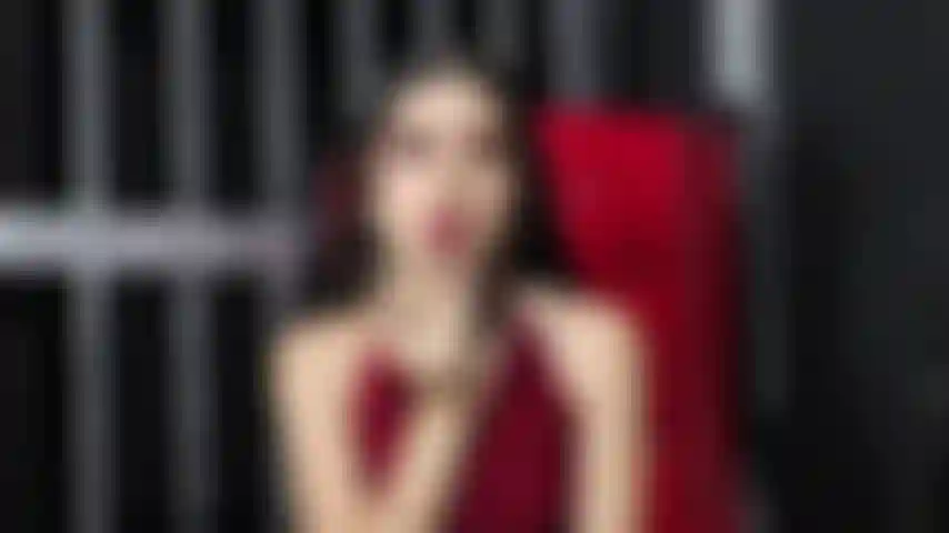 Viens profiter de ma bouche coquine.