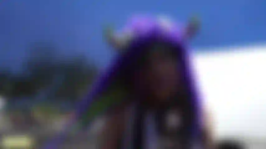 Insert de plug anal dans walmart (teaser).