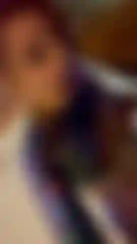 Clignotant sur un pont public, un piéton me voit.