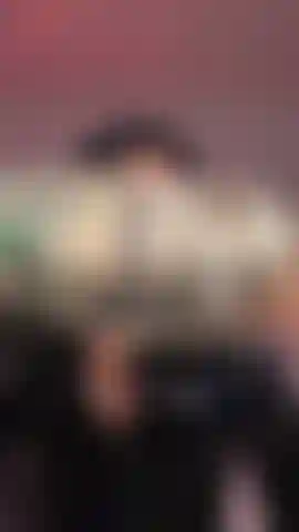 Donne tout ton argent à un lâche.