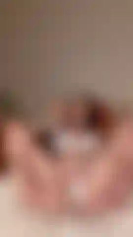 Suce et baise une vidéo avec un gode ! J'étais tellement excitée la nuit dernière !