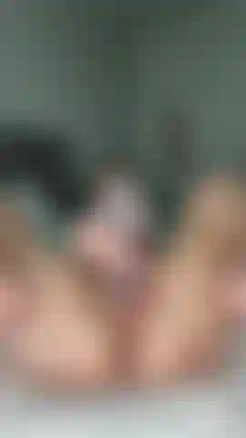 Je me suis baisée avec mon gode clair pour la première fois depuis toujours !