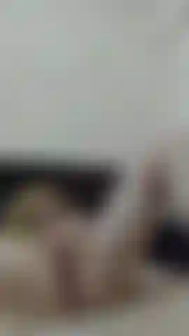 Naruko est excitée et se masturbe et suce deux godes... Un ne suffit pas.