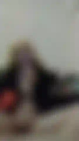 Naruko chevauchant un gode avant ver.